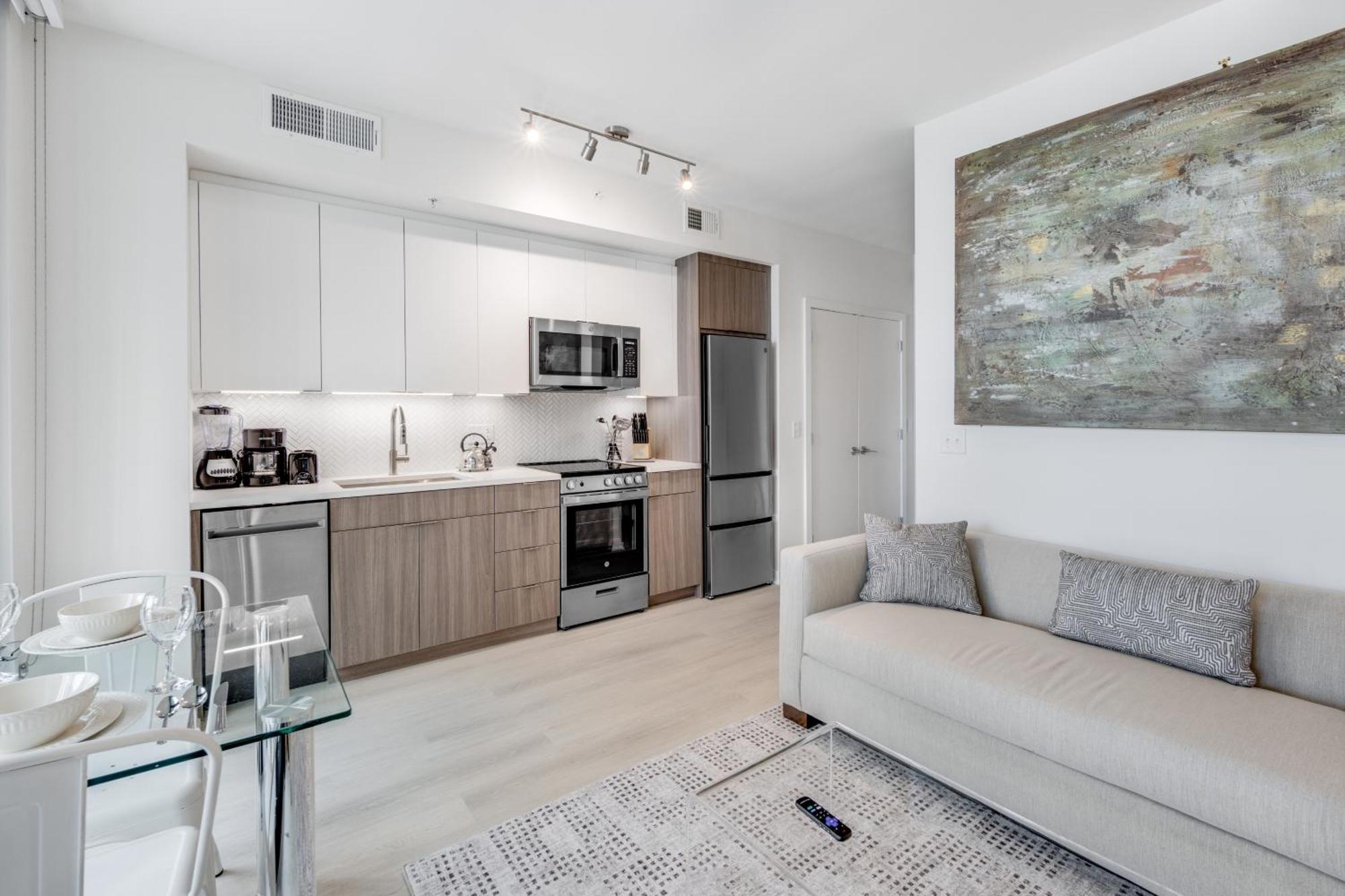 Global Luxury At Capitol Hill 4*